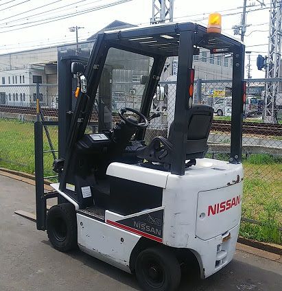 Xe nâng Điện 900Kg Nissan J1B1L09 (FB09) nâng cao 3m SX 2013