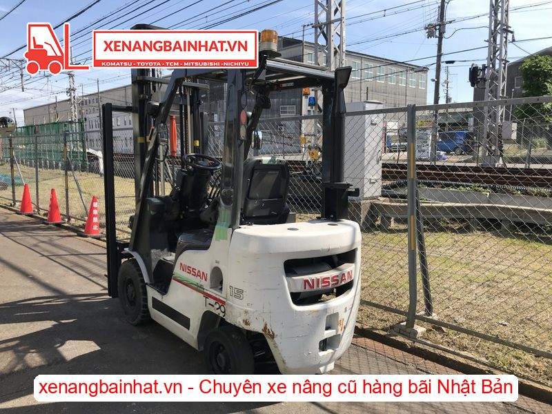 Xe nâng dầu 1.5 Tấn Nissan F1F1A15 nâng cao 4m SX 2012