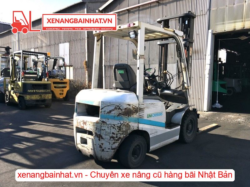 Xe nâng dầu 2.5 Tấn UNICARRIERS FD25T3Z nâng cao 4m SX 2015