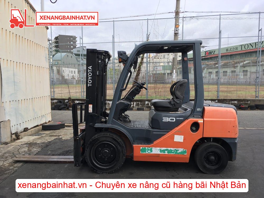 Xe nâng dầu 3 Tấn TOYOTA 02-8FD30 nâng cao 3m SX 2016