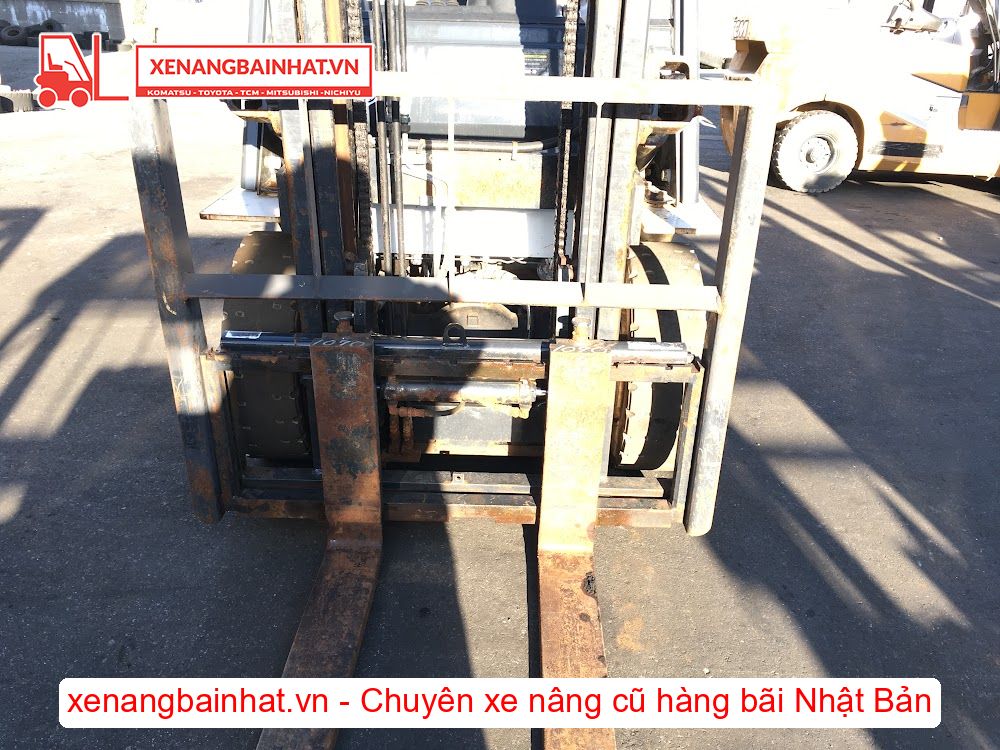 Xe nâng dầu 2.5 Tấn UNICARRIERS FD25T15M nâng cao 3m SX 2021