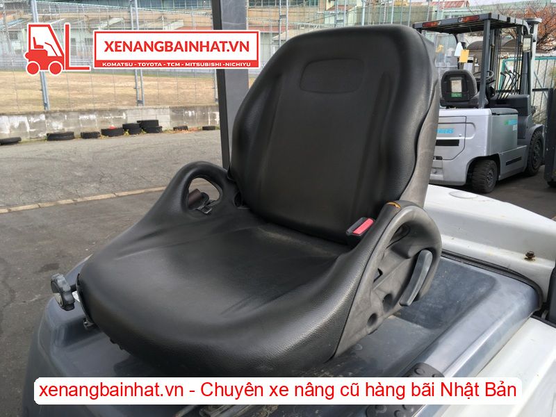 Xe nâng dầu 1.5 Tấn UNICARRIERS FD15T14 nâng cao 3m SX 2017