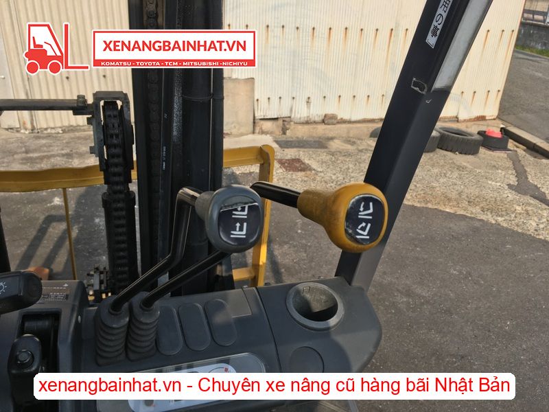 Xe nâng dầu 2 Tấn TCM FD20T13 nâng cao 4.3m triple SX 2011