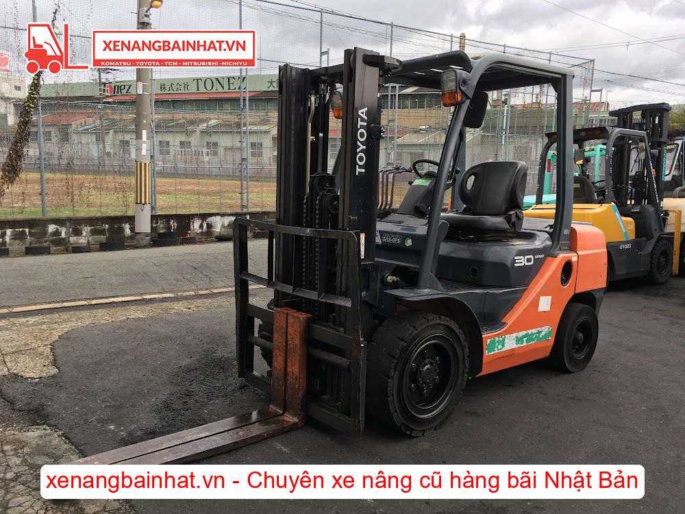 Xe nâng dầu 3 Tấn TOYOTA 02-8FD30 nâng cao 3m SX 2016