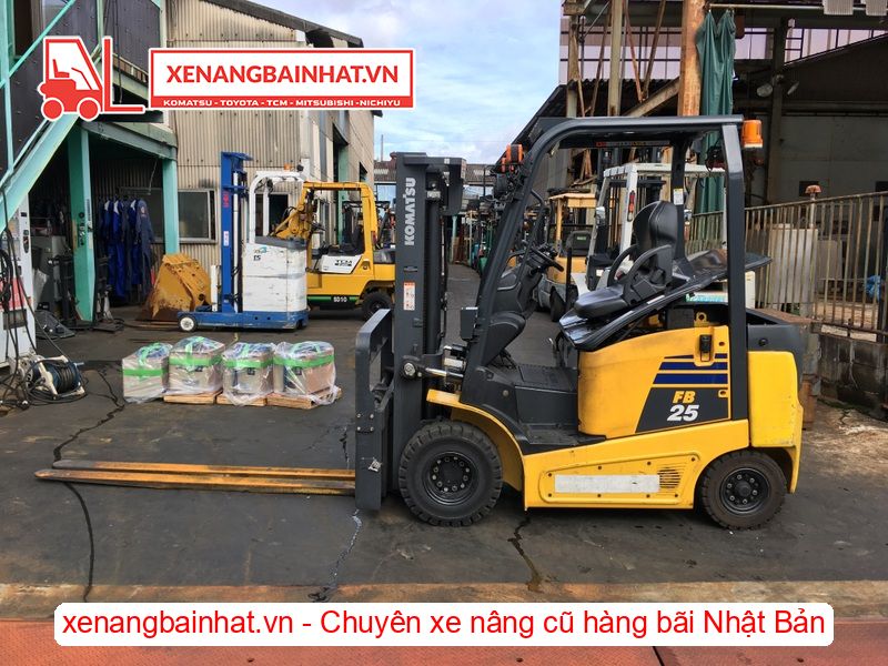 Xe nâng Điện 2.5 Tấn KOMATSU FB25-12 nâng cao 3m SX 2014