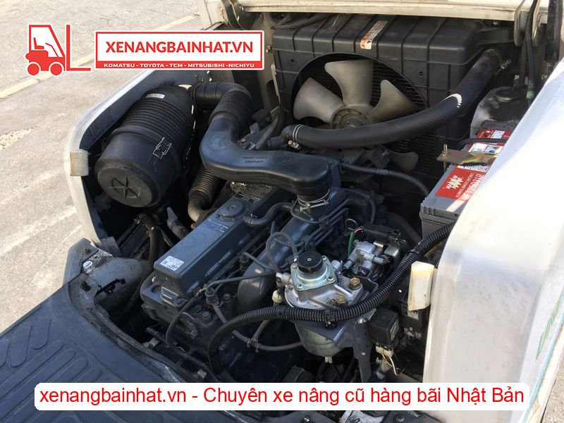 Xe nâng dầu 2 Tấn UNICARRIERS FD20T4 nâng cao 4m SX 2015