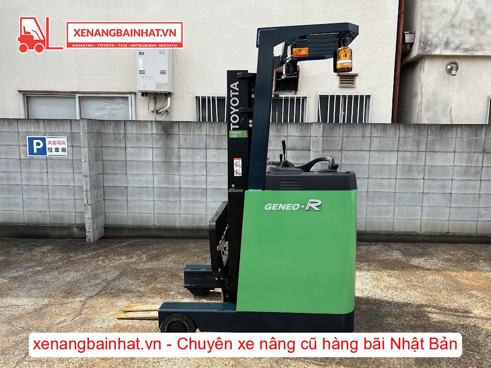 Xe nâng Điện 900Kg TOYOTA 7FBRK9 nâng cao 3m SX 2012