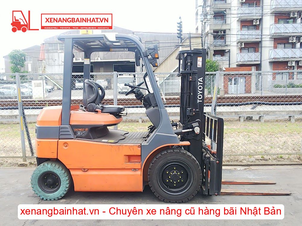 Xe nâng Điện 3 Tấn TOYOTA 7FB30 nâng cao 3m SX 2012