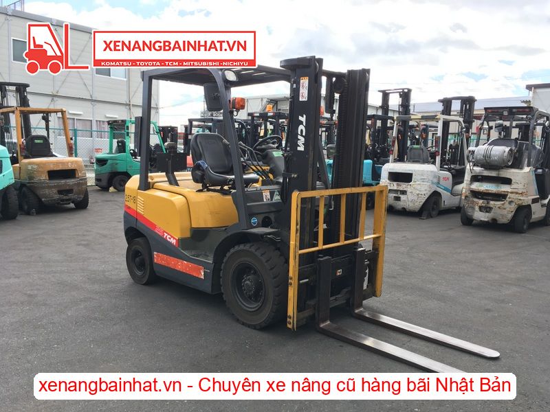 Xe nâng dầu 2.5 Tấn TCM FD25T13 nâng cao 3m SX 2012