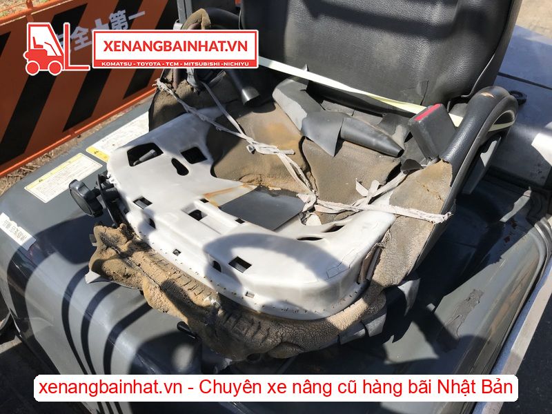 Xe nâng dầu 1.5 Tấn Nissan NF1F1A15 nâng cao 3m SX 2012