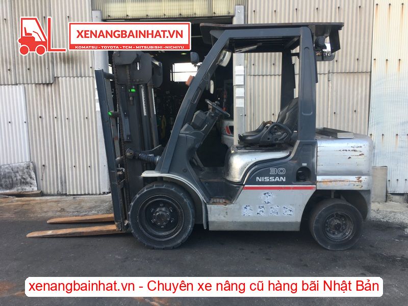 Xe nâng dầu 3 Tấn Nissan YGL02A30 nâng cao 3m SX 2003