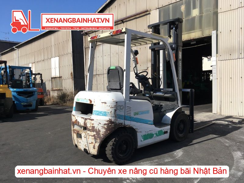 Xe nâng dầu 2 Tấn UNICARRIERS FD20T4 nâng cao 4m SX 2015