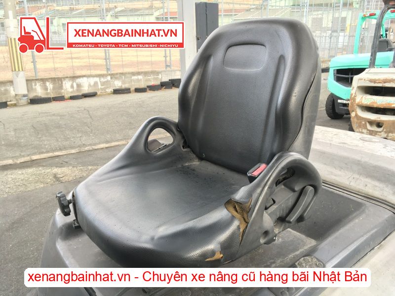 Xe nâng dầu 2.5 Tấn UNICARRIERS FHD25T3A nâng cao 3m SX 2014