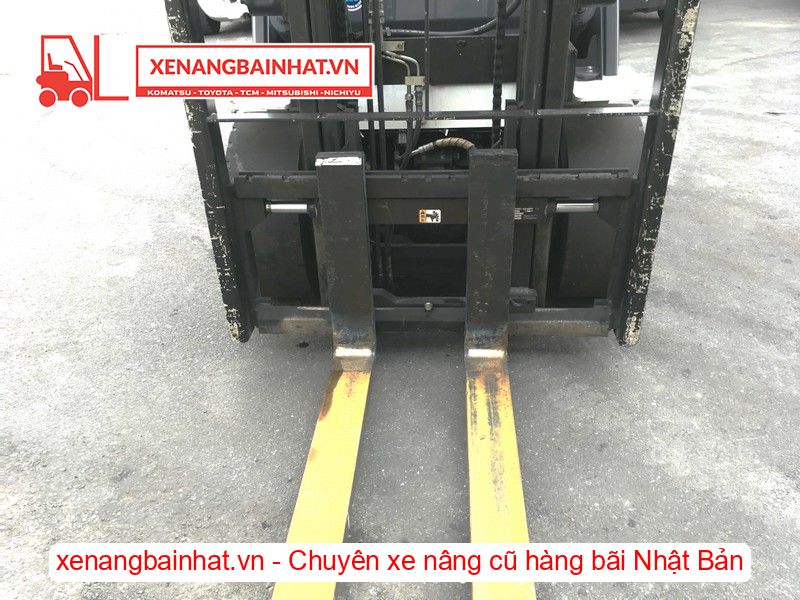 Xe nâng dầu 3 Tấn UNICARRIERS FHD30T5 nâng cao 4m SX 2016