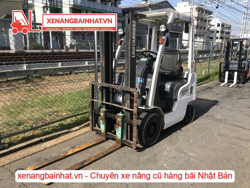 Xe nâng dầu 1.5 Tấn Nissan F1F1A15 nâng cao 3m SX 2013