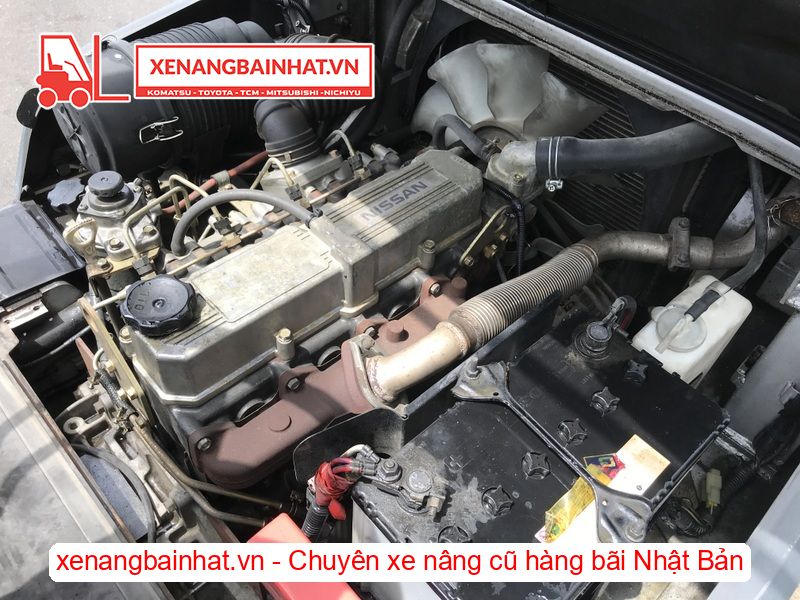 Xe nâng dầu 2 Tấn Nissan YL02A20 nâng cao 3m SX 2005