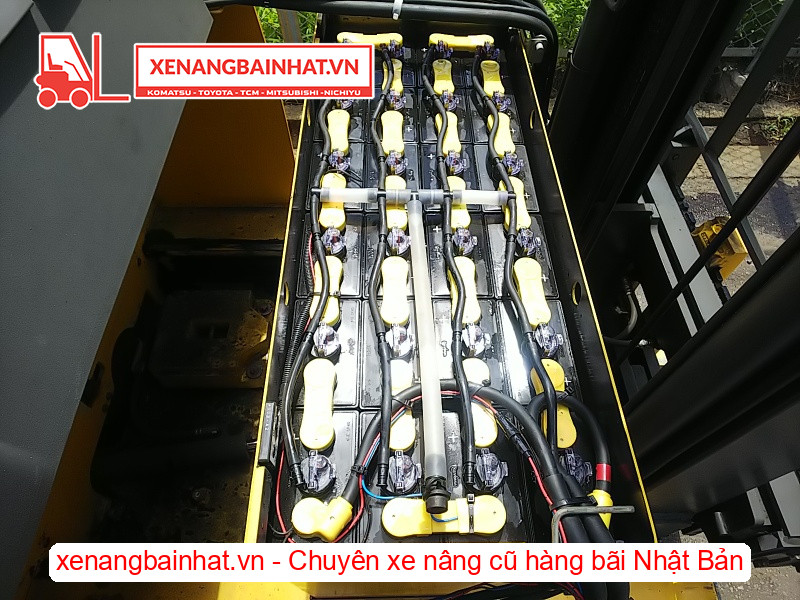 Bình ắc quy trên xe nâng điện đứng lái 1.5 tấn fb15rl