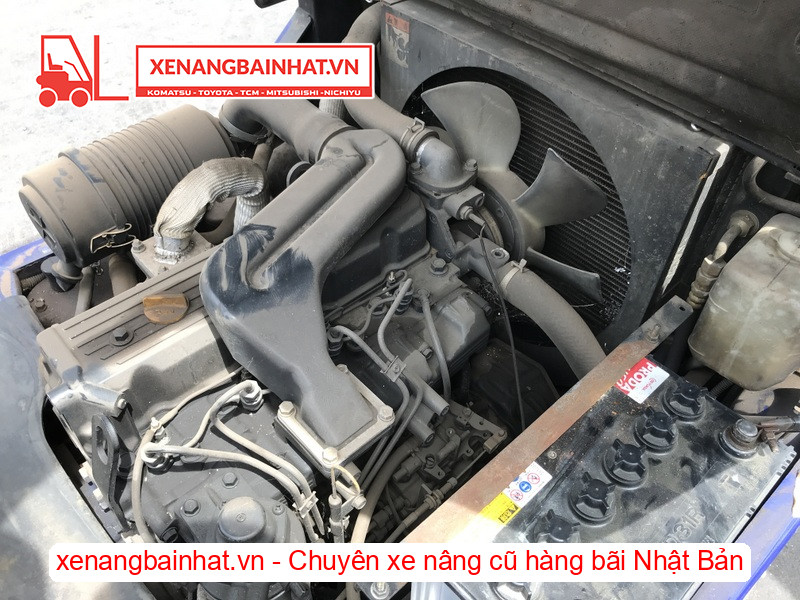 Động cơ trên Xe nâng dầu Komatsu FD18T-17 vẫn còn mới