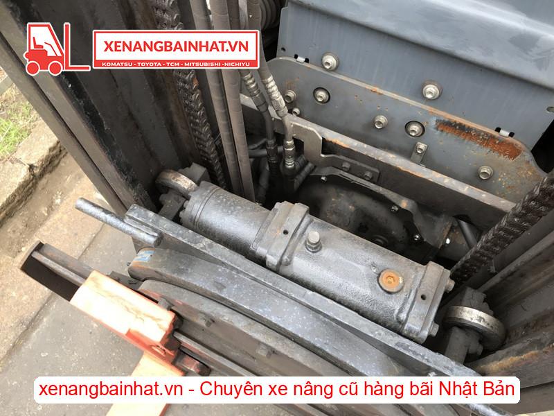 Bộ càng xoay 360 độ trên Xe nâng dầu 2.5 Tấn Toyota 50-8FD25