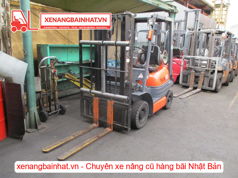 Xe nâng xăng Toyota 6FG10 1 Tấn, 3m-1 cũ hàng bãi Nhật