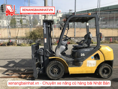 Xe nâng dầu Komatsu FD25T-17 2.5 Tấn cũ hàng bãi Nhật