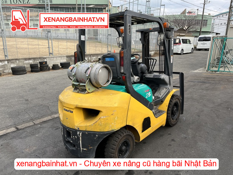 Xe nâng xăng Komatsu FG25T-16 2.5 Tấn, 3m-5 cũ hàng bãi Nhật