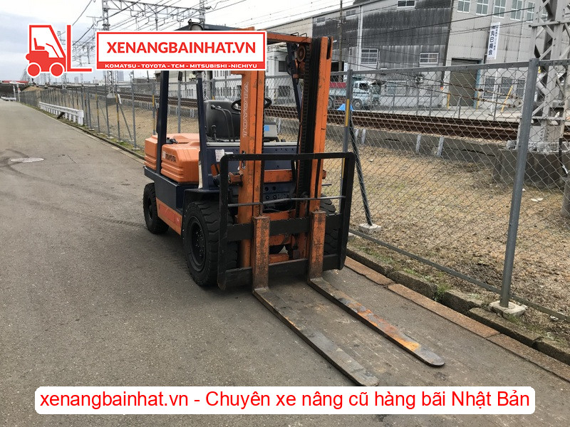 Xe nâng xăng Toyota 5FG30 3 Tấn, 3m-4 cũ hàng bãi Nhật